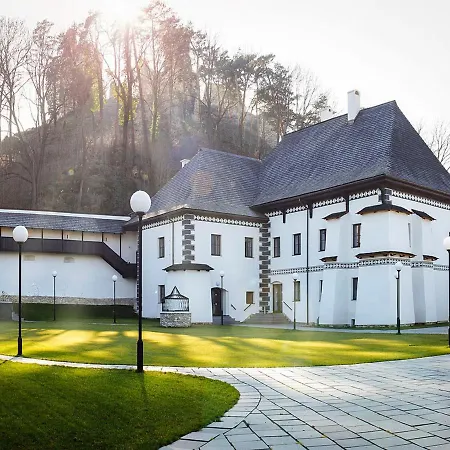 펜션 Vikendovy Dom - Divín